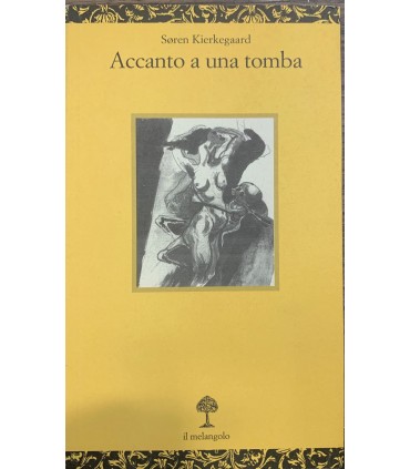 Accanto a una tomba.