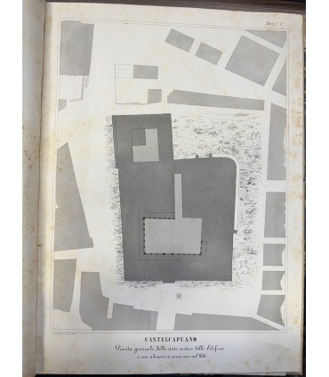 Castel Capuano ridotto a palazzo di Giustizia.