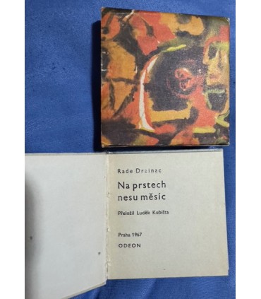 Na prstech nesu mesic.