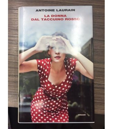 La donna dal taccuino rosso